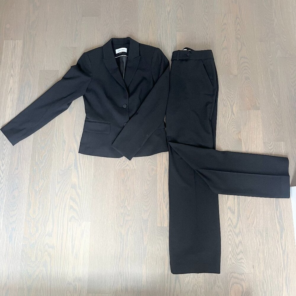 Calvin Klein Black Blazer & Trouser Suit Set – Size 2